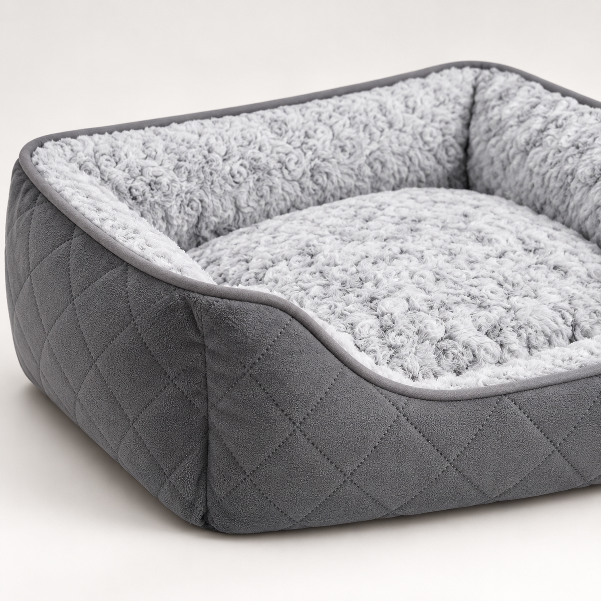 Silver Velvet Nest plush lining, grey piping and diamond quilted exterior close-up